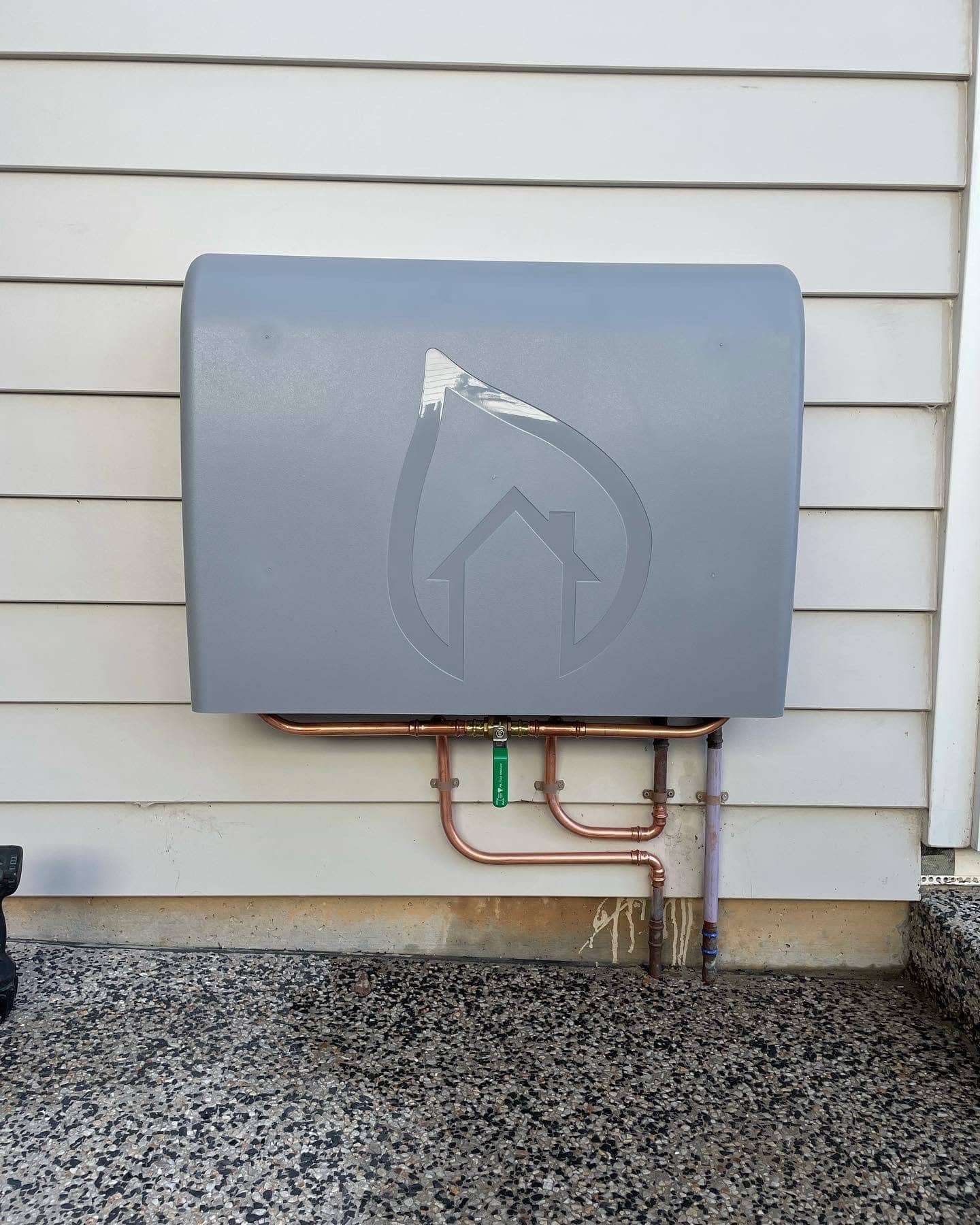 8D1F36DB-36E2-4366-9D68-DDE5B3197282